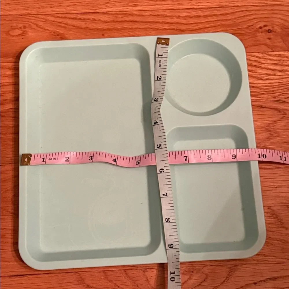 Pillowfort Silicone Divided Plates Set of Four in Pale Mint!